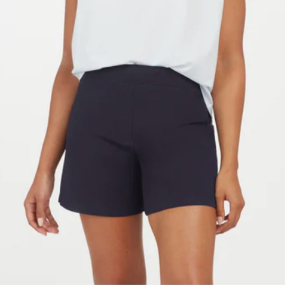 Spanx NWT On-the-Go Shorts, 6" in classic navy size large